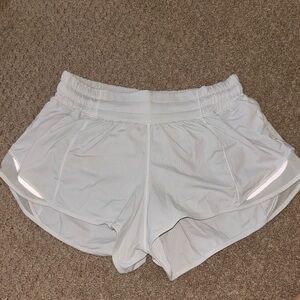 Lululemon White Hotty Hot Low Rised Lined Short 2.5”